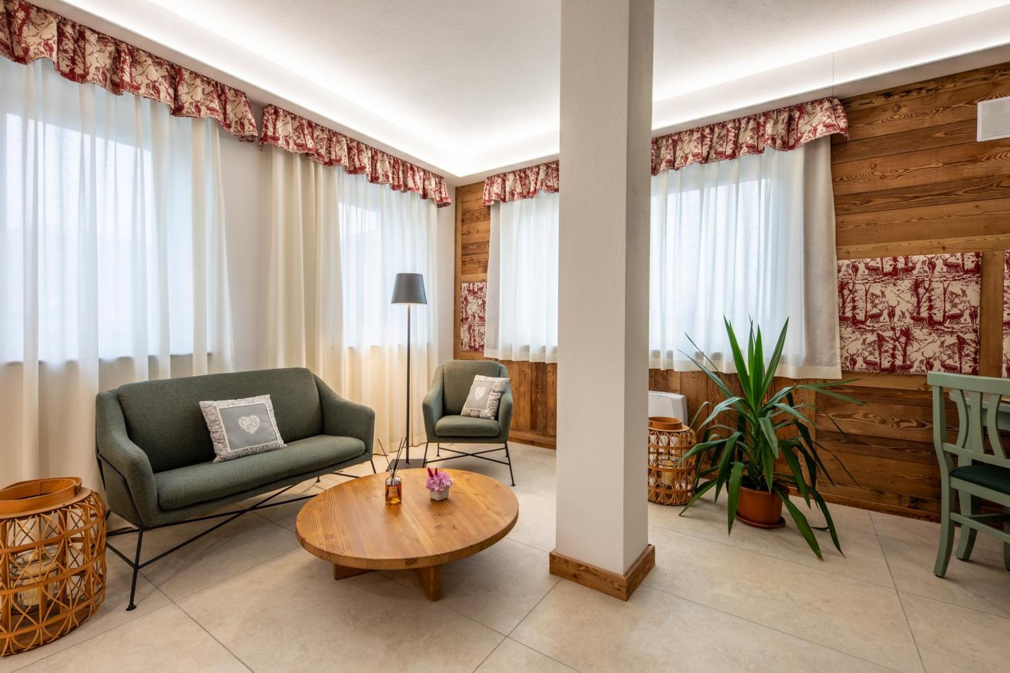 Hotel La Primula Borgo San Dalmazzo Esterno foto