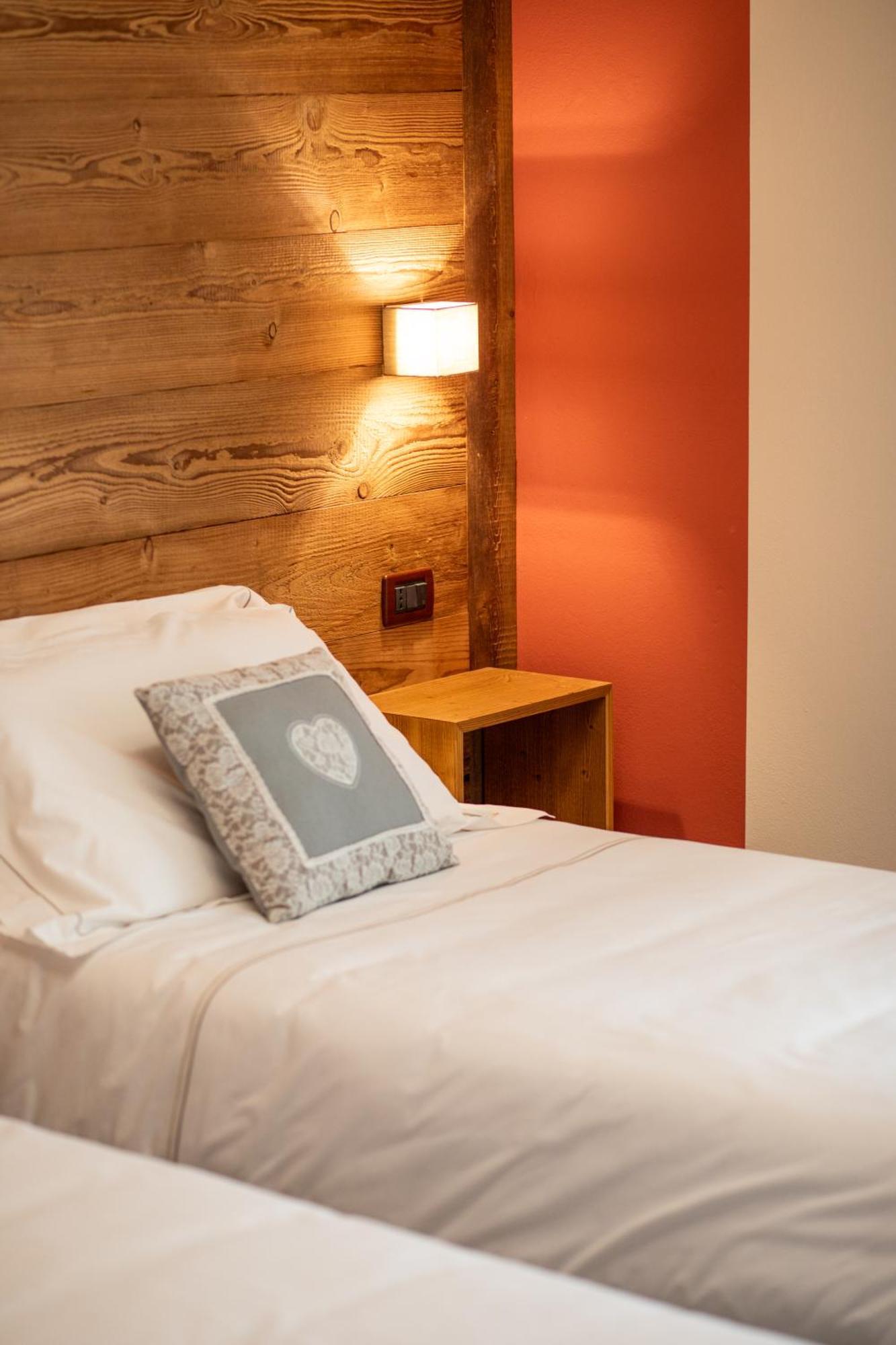 Hotel La Primula Borgo San Dalmazzo Esterno foto
